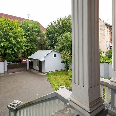Apartment Fedkovycha Lviv Bagian luar foto